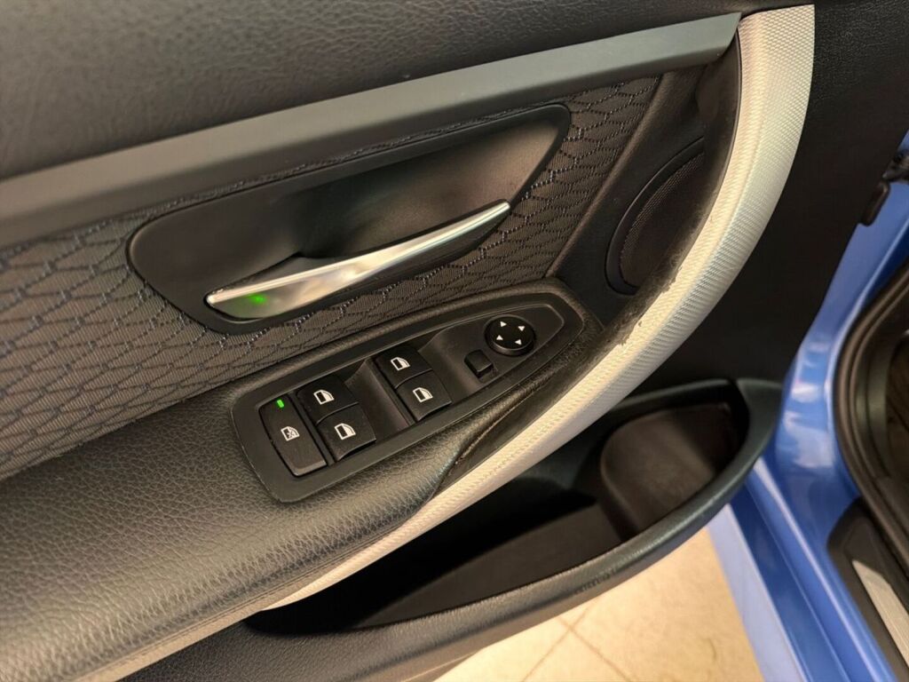 BMW 320 2014 Sininen