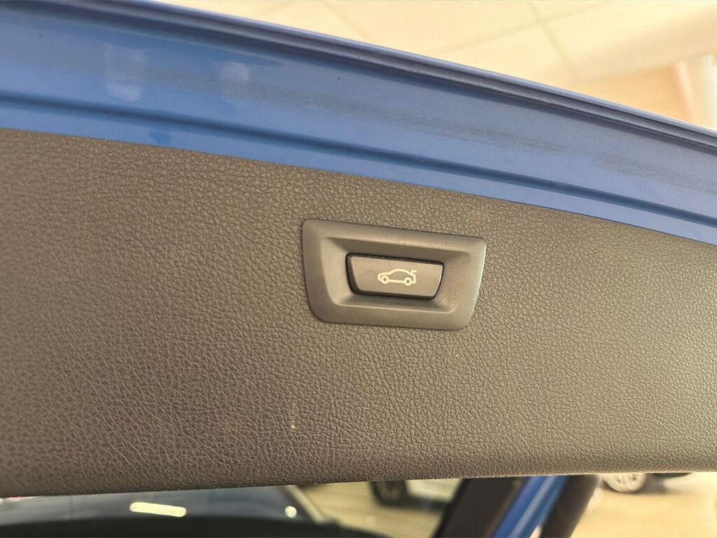 BMW 320 2014 Sininen