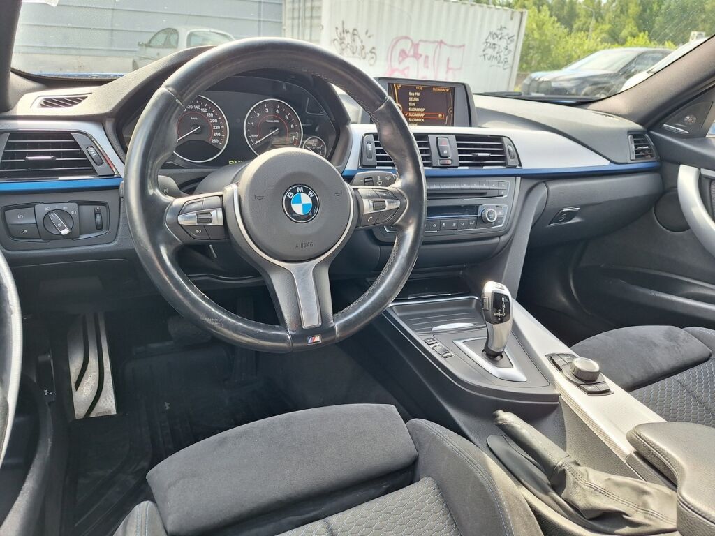 BMW 320 2014 Sininen