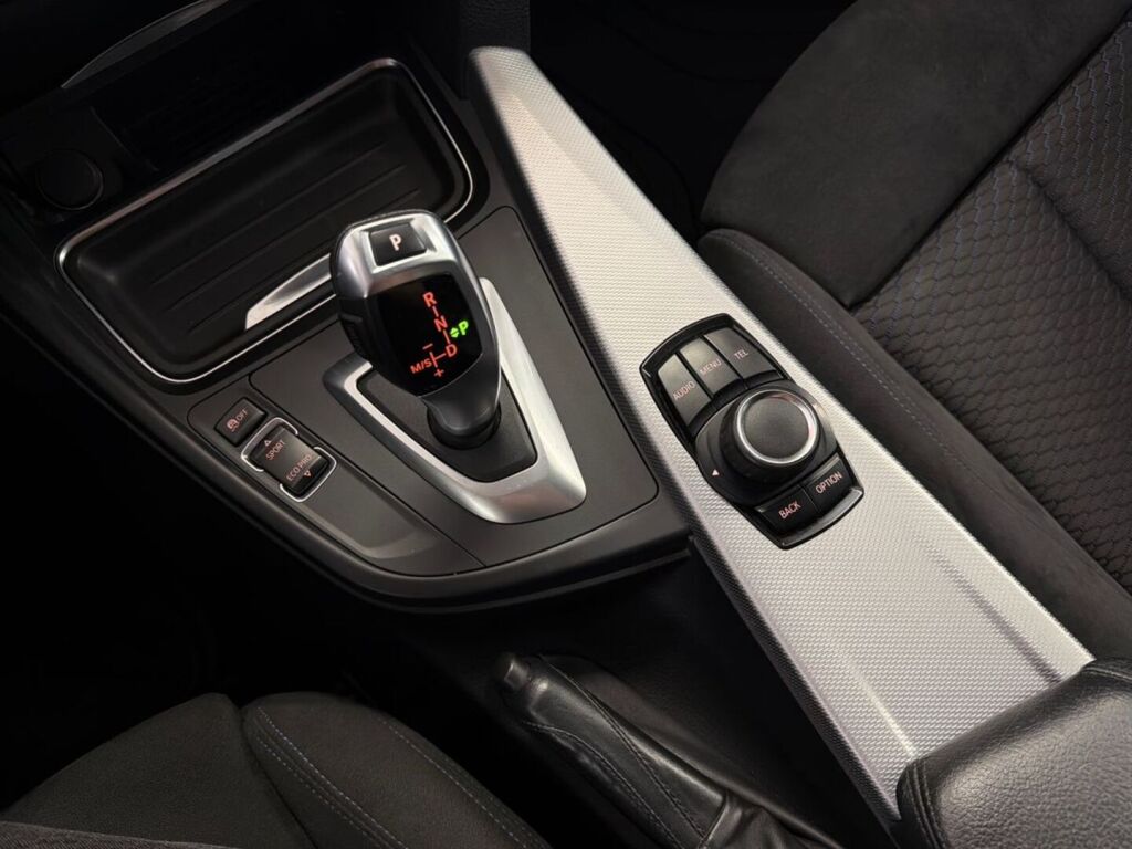 BMW 320 2014 Sininen