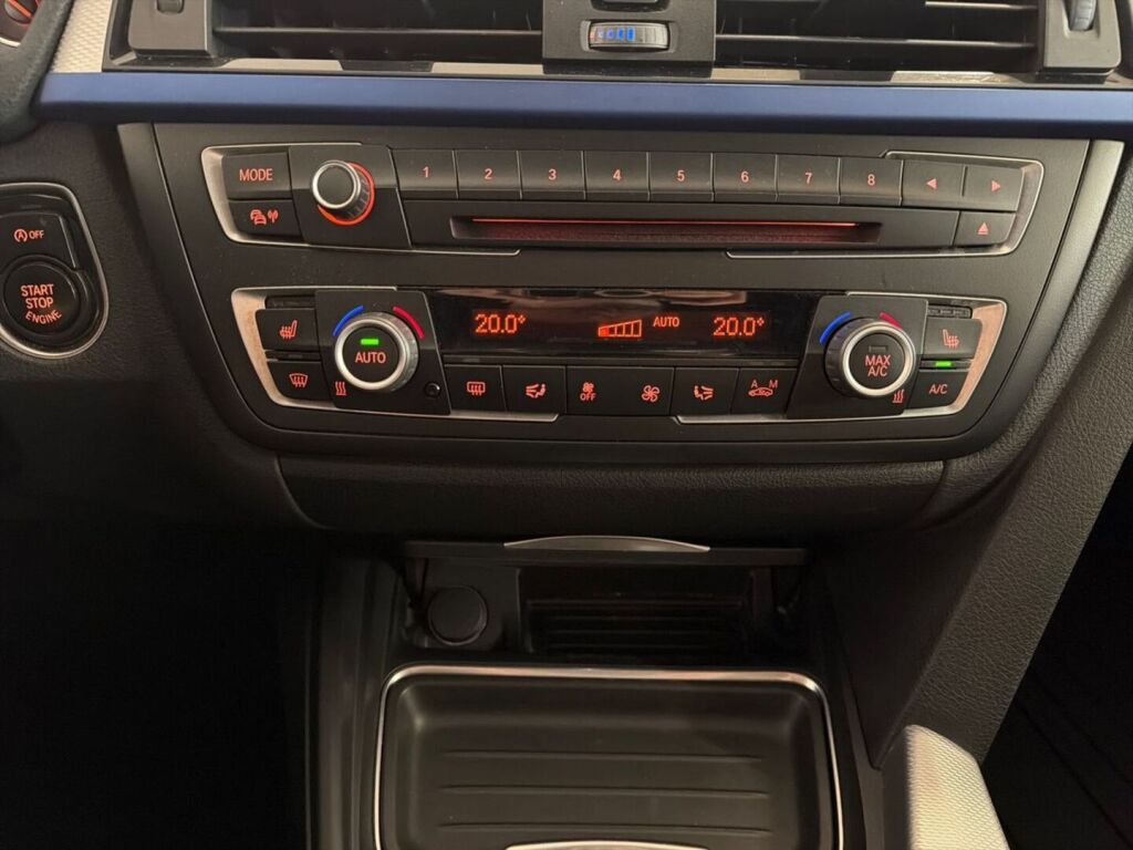 BMW 320 2014 Sininen