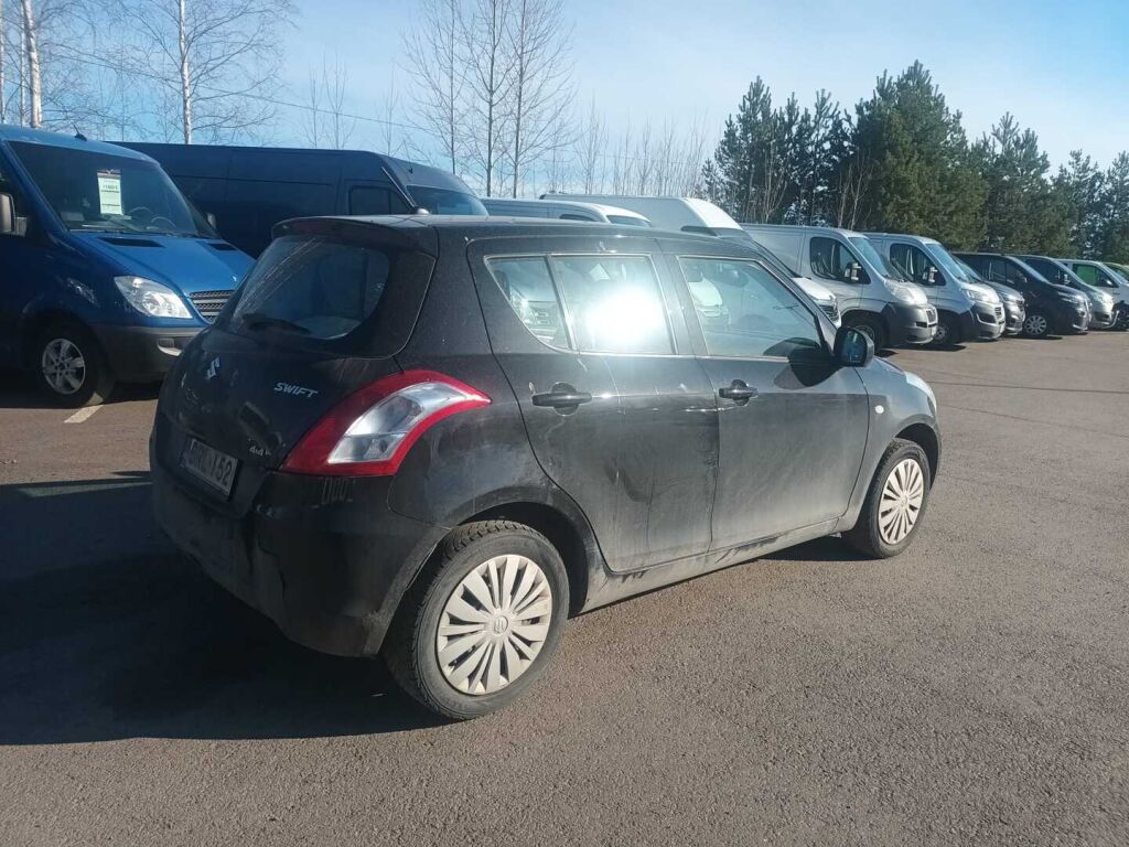 Suzuki Swift 2013 Musta