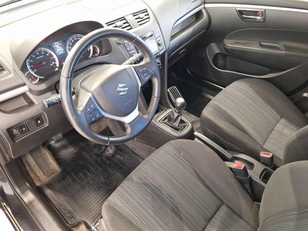 Suzuki Swift 2013 Musta