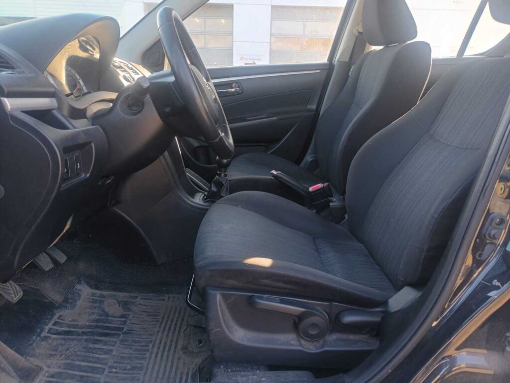 Suzuki Swift 2013 Musta