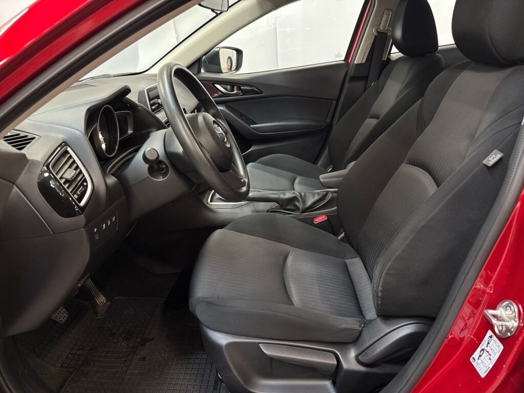 Mazda Mazda3 2014 Punainen