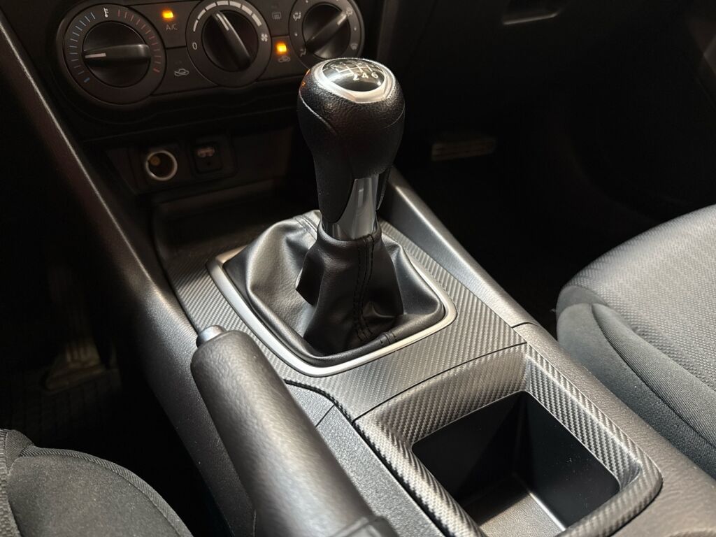 Mazda Mazda3 2014 Punainen