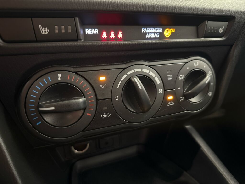 Mazda Mazda3 2014 Punainen