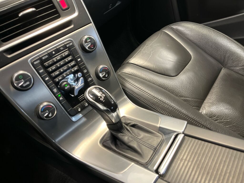 Volvo S60 2013 Ruskea (beige)