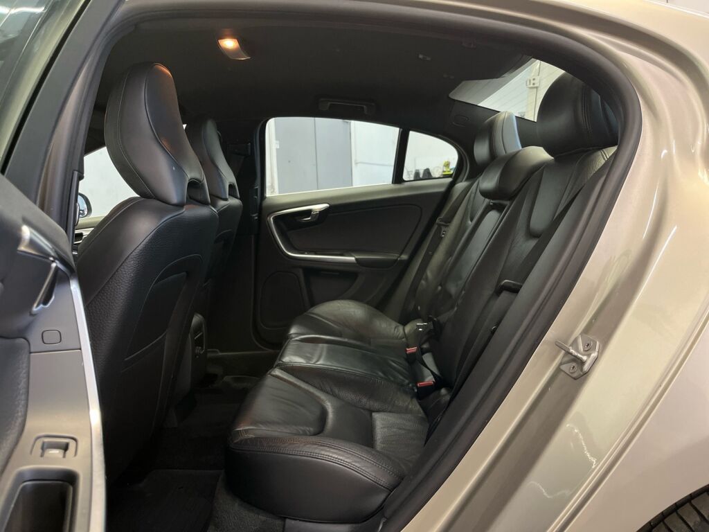 Volvo S60 2013 Ruskea (beige)