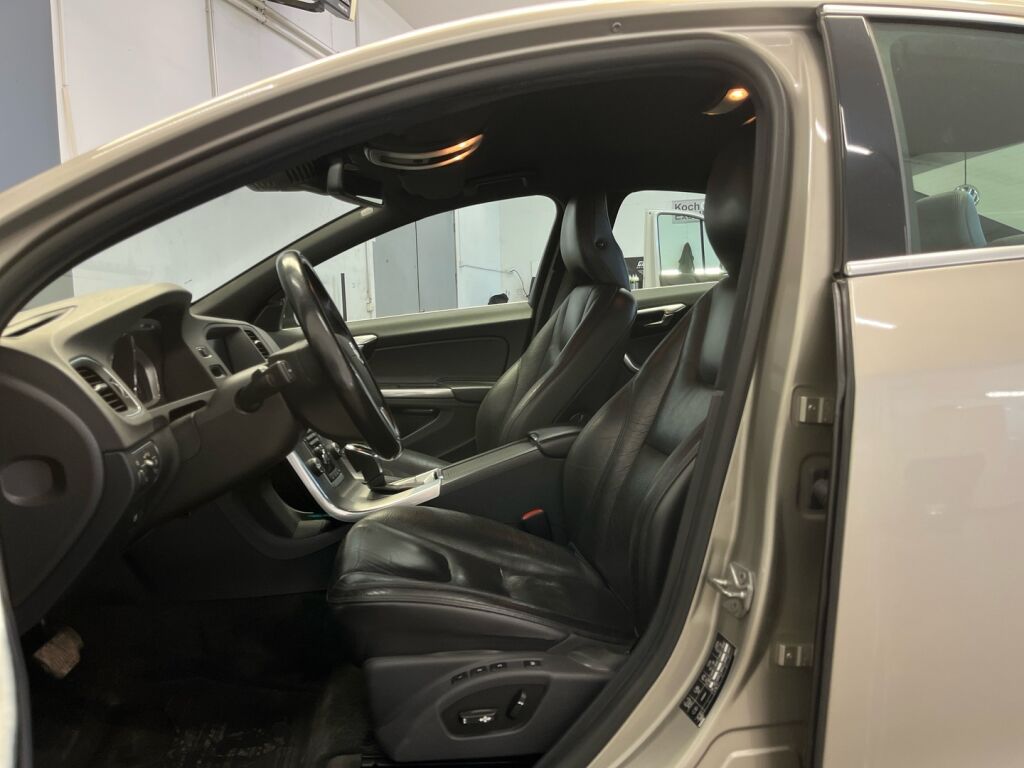 Volvo S60 2013 Ruskea (beige)