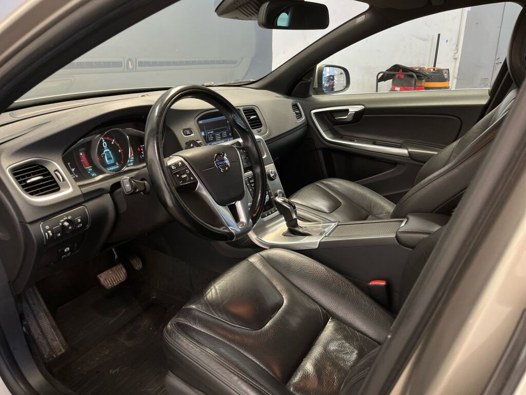Volvo S60 2013 Ruskea (beige)