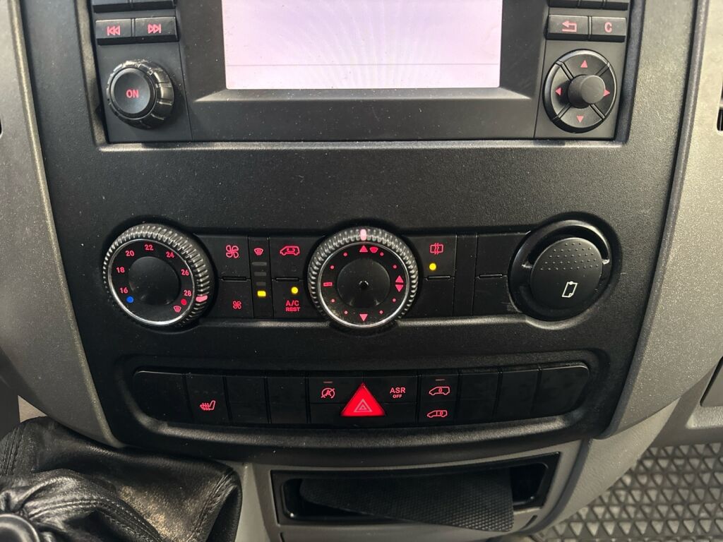 Volkswagen Crafter 2014 Punainen