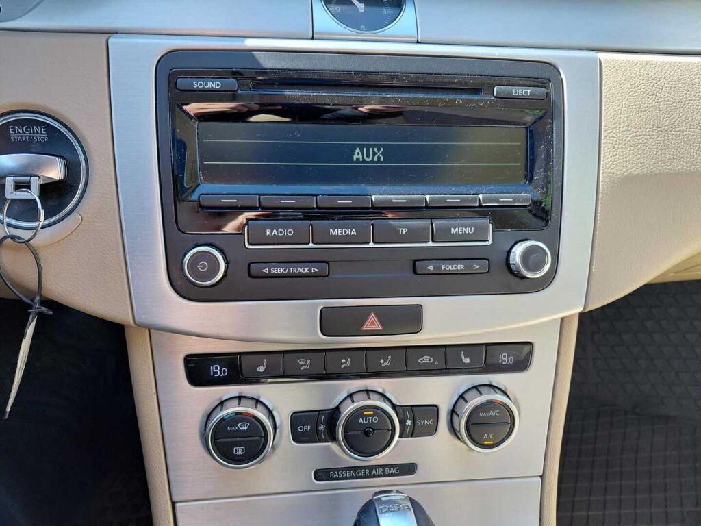 Volkswagen Passat 2014 Ruskea (beige)