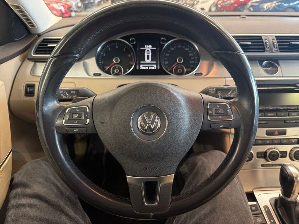 Volkswagen Passat 2014 Ruskea (beige)