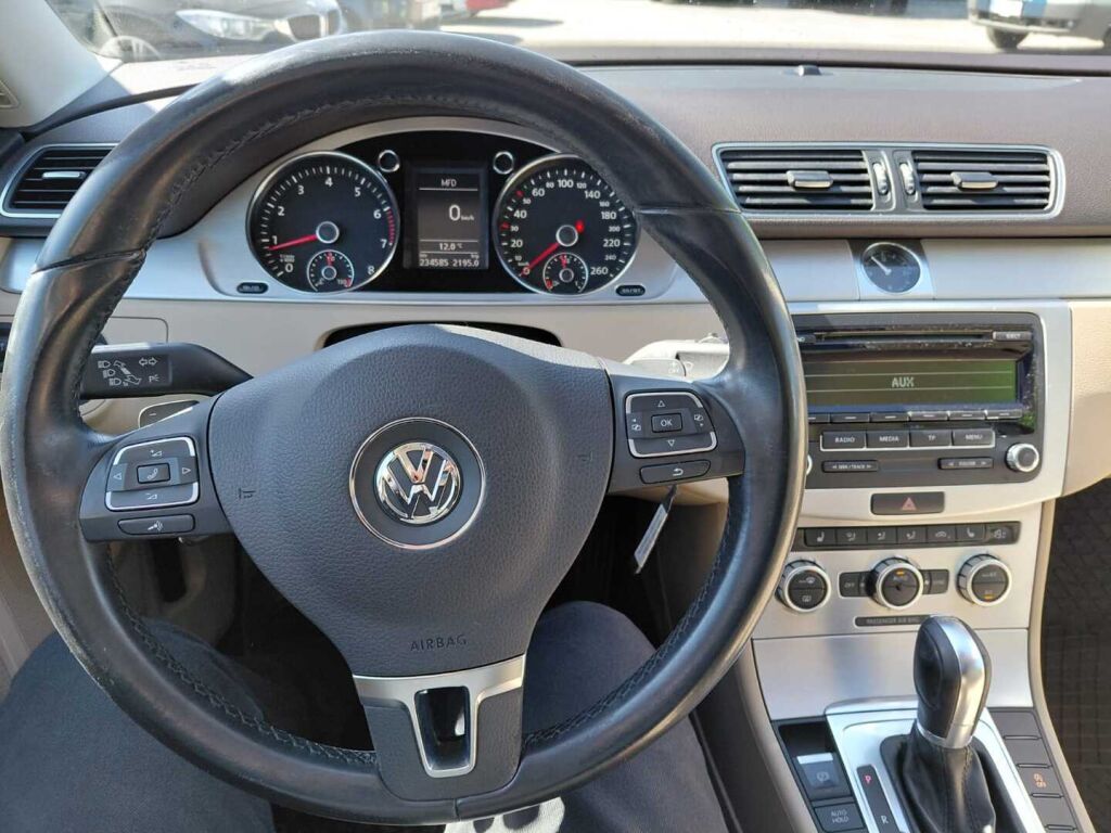 Volkswagen Passat 2014 Ruskea (beige)