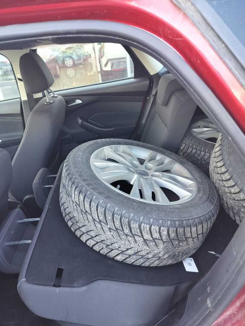 Ford Focus 2014 Punainen