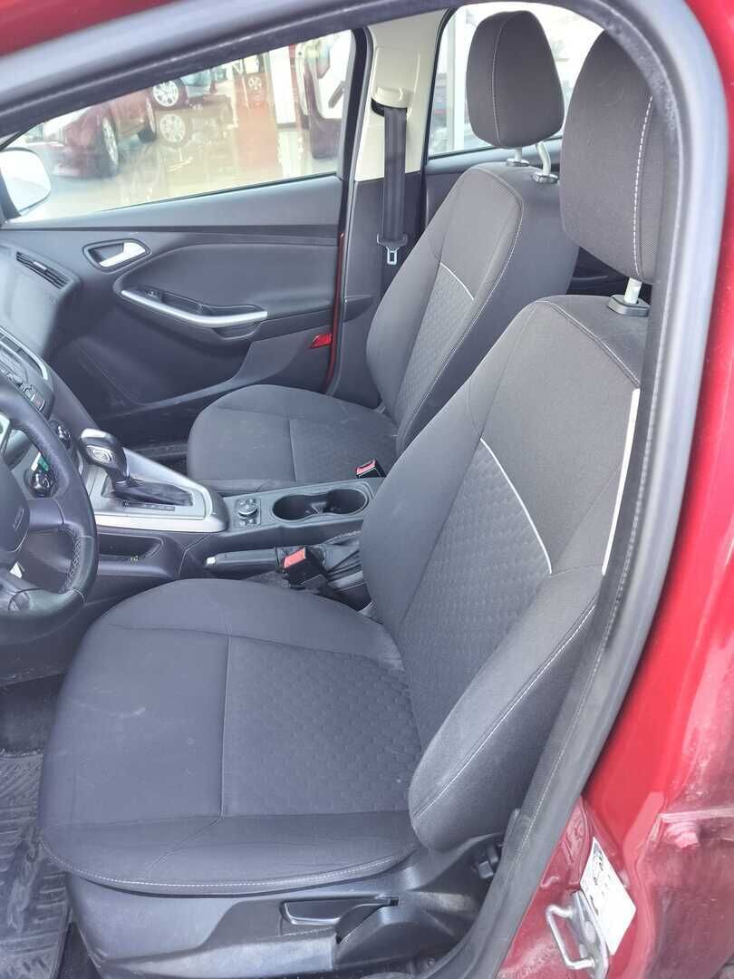 Ford Focus 2014 Punainen