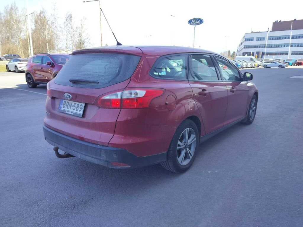 Ford Focus 2014 Punainen