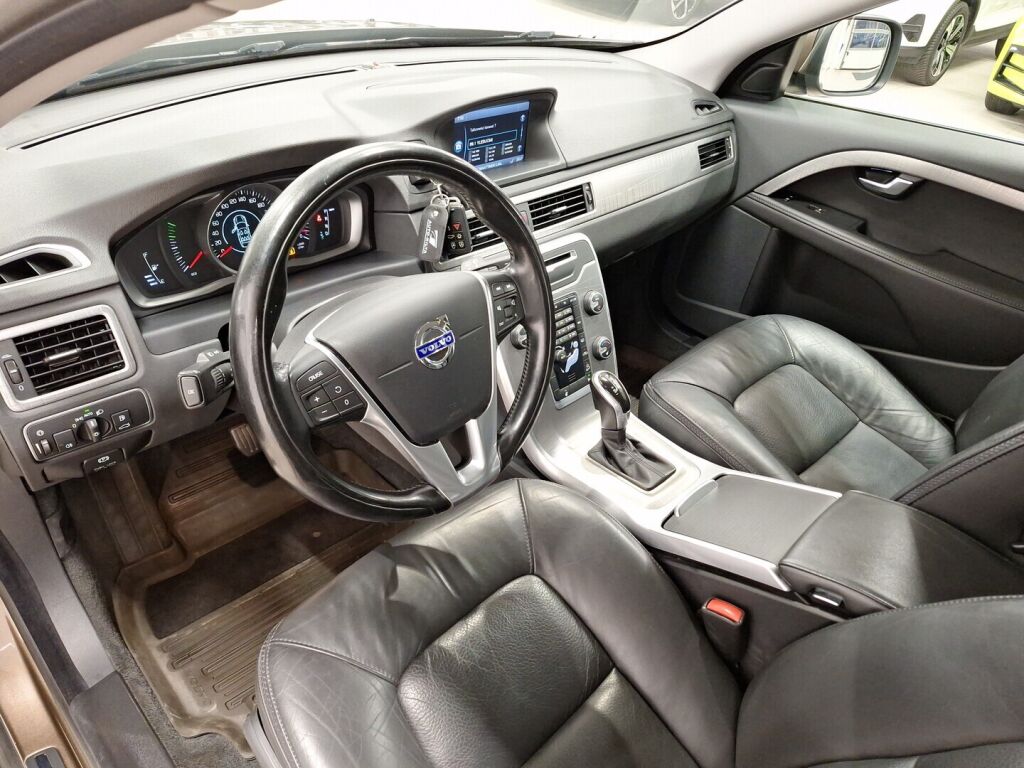 Volvo XC70 2014 Ruskea (beige)