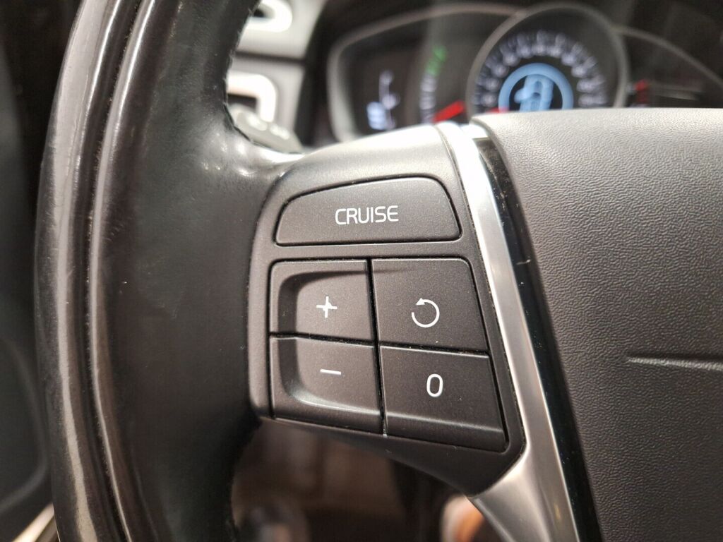 Volvo XC70 2014 Ruskea (beige)