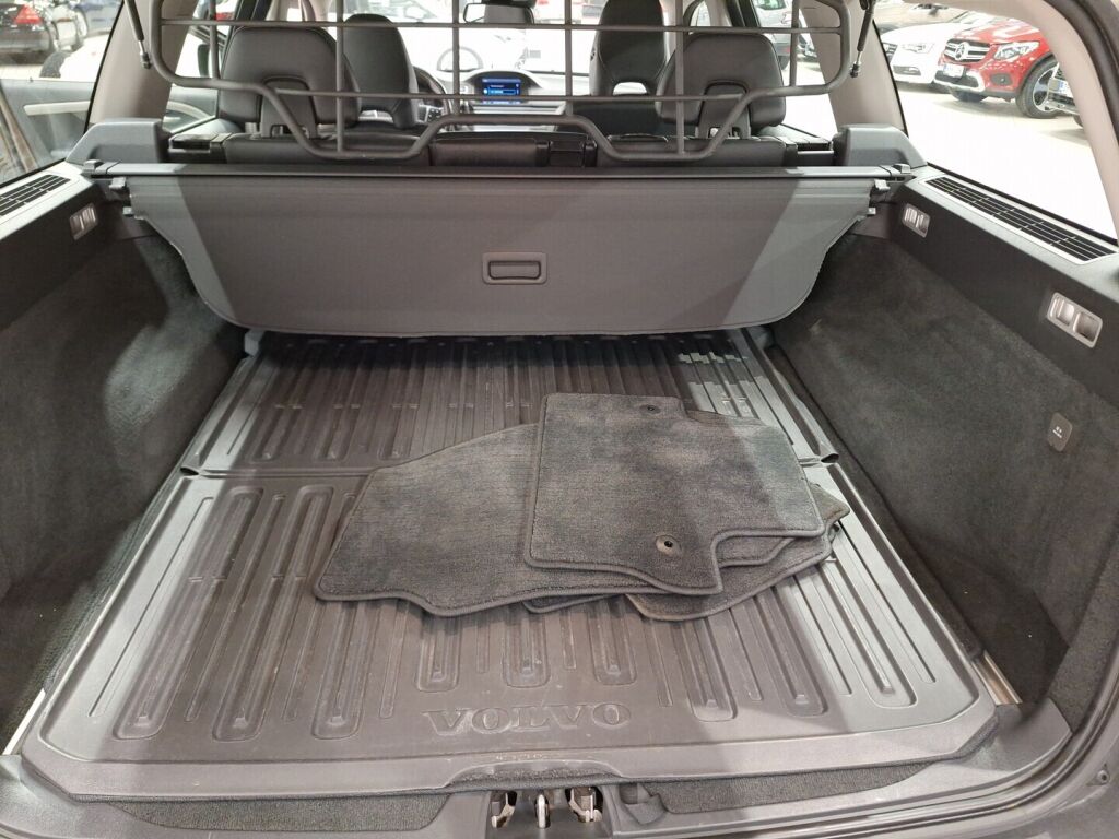 Volvo XC70 2014 Ruskea (beige)