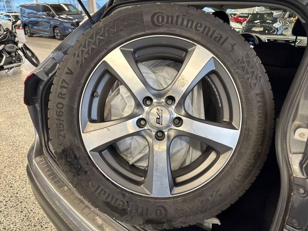 Nissan Qashqai 2014 Metallinhohto Harmaa