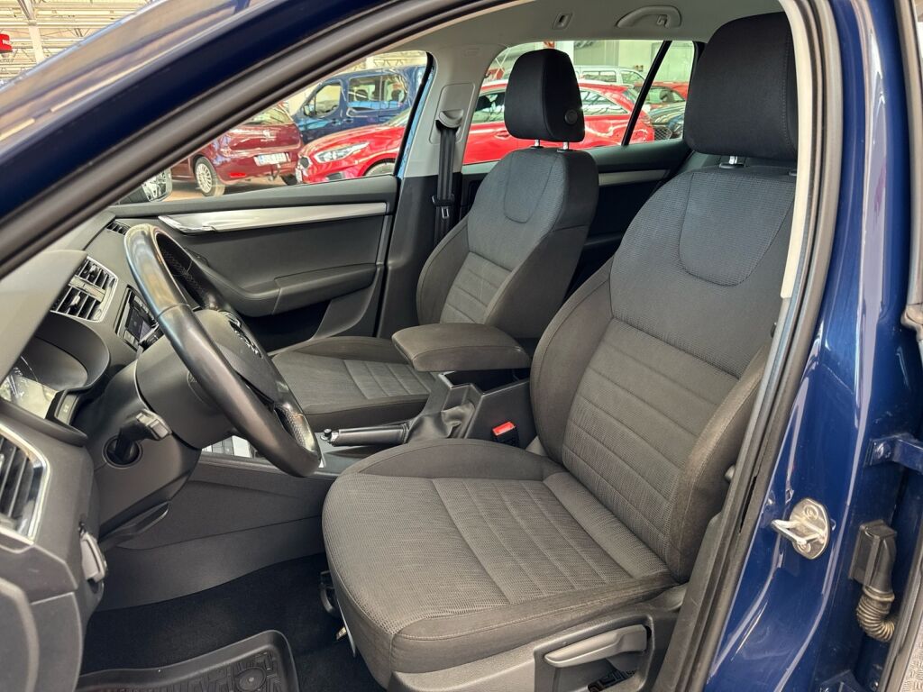 Skoda Octavia 2014 Sininen