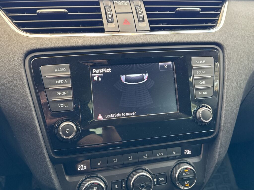 Skoda Octavia 2014 Sininen