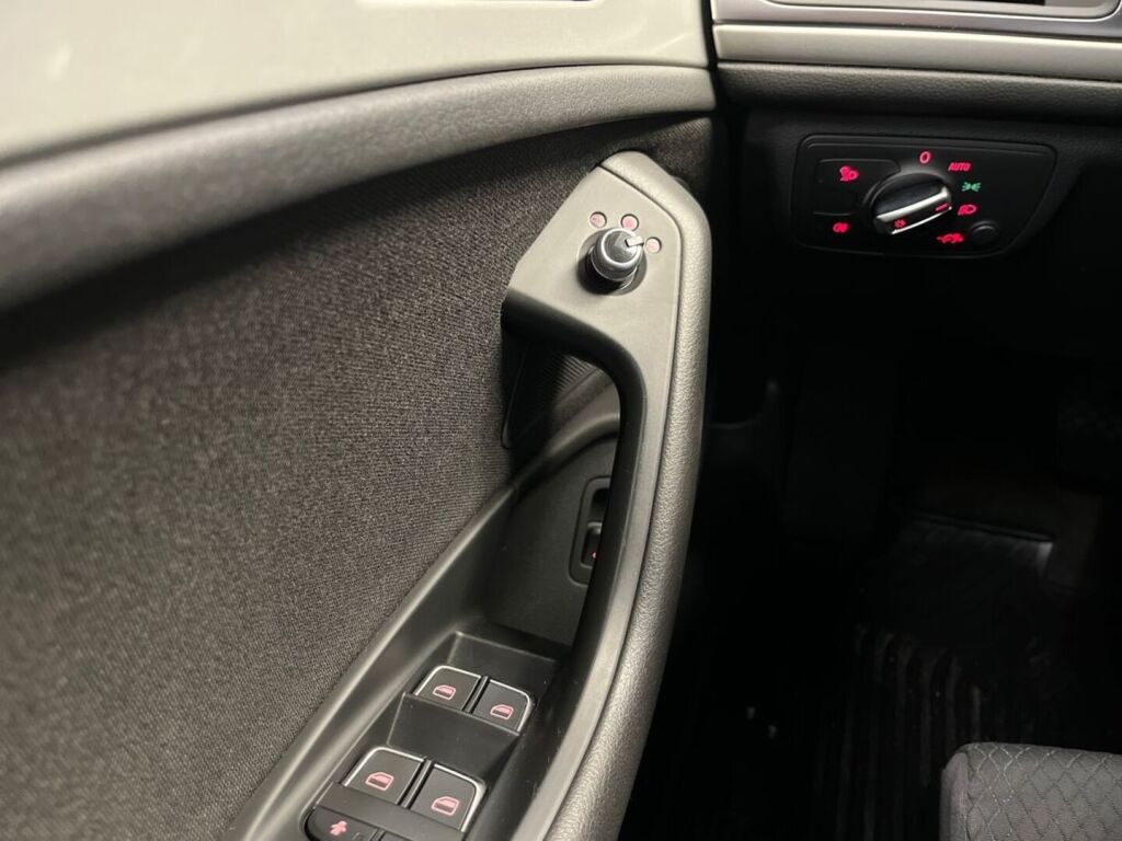 Audi A6 2014 Punainen