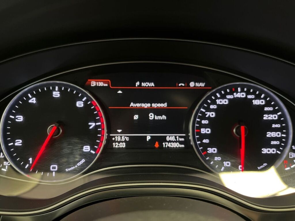 Audi A6 2014 Punainen