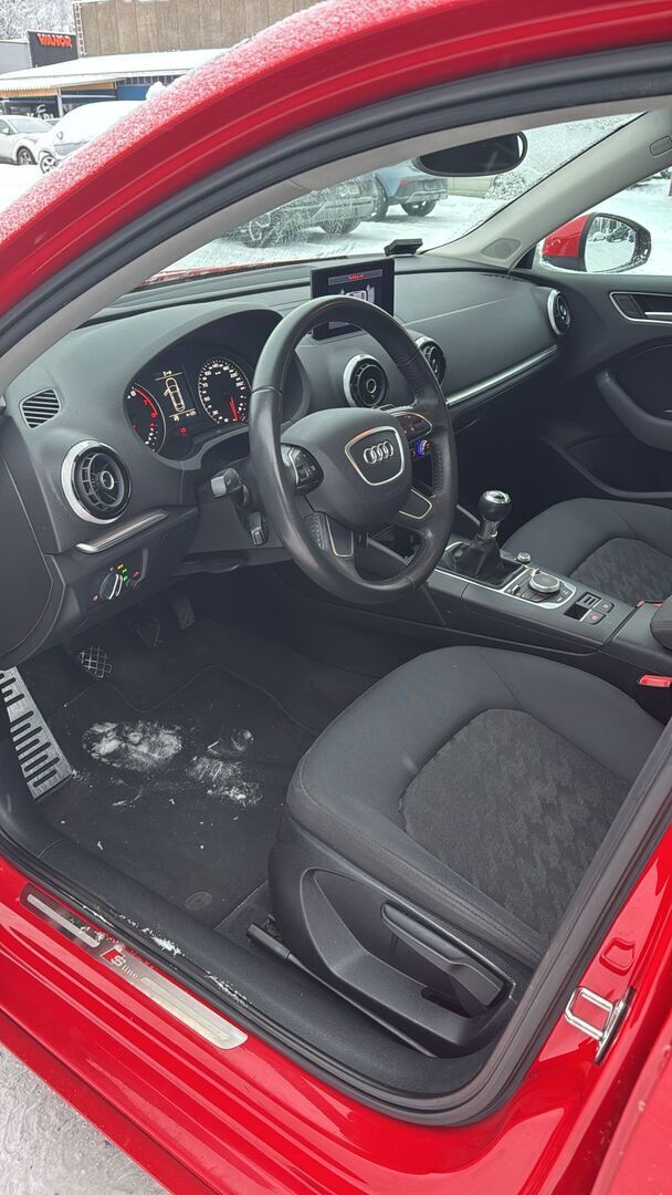 Audi A3 2014 Punainen