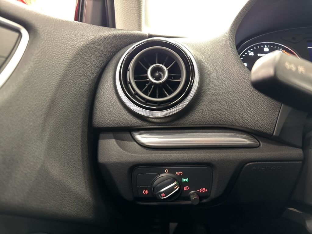 Audi A3 2014 Punainen