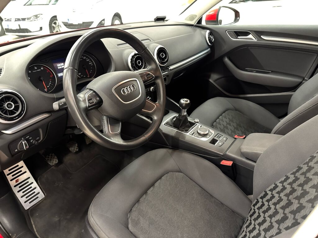 Audi A3 2014 Punainen