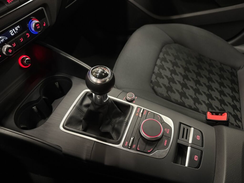 Audi A3 2014 Punainen