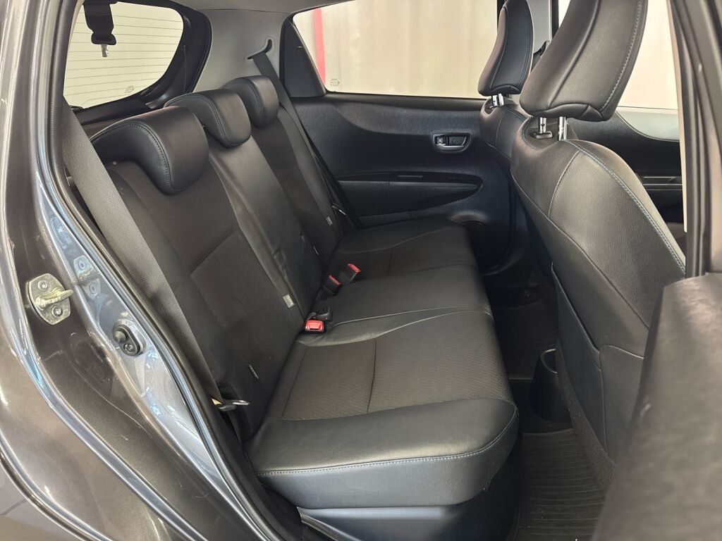 Toyota Yaris 2014 Harmaa