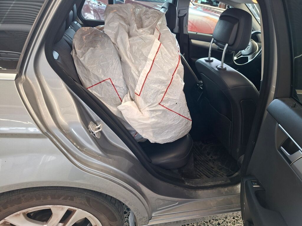 Mercedes-Benz C 2014 Harmaa