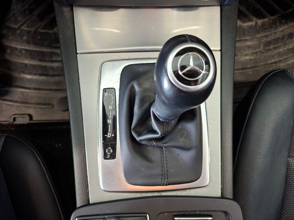 Mercedes-Benz C 2014 Harmaa