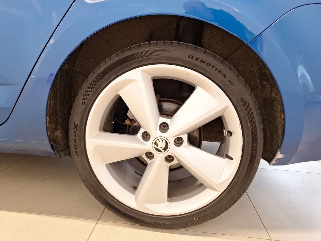 Skoda Octavia 2014 Sininen