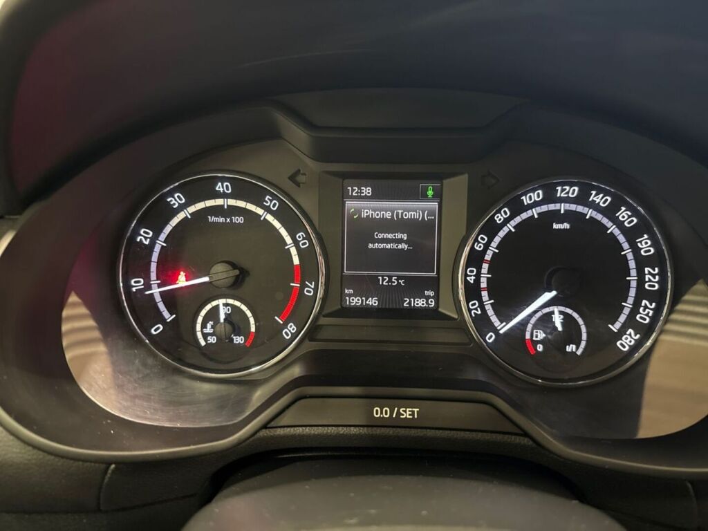 Skoda Octavia 2014 Valkoinen