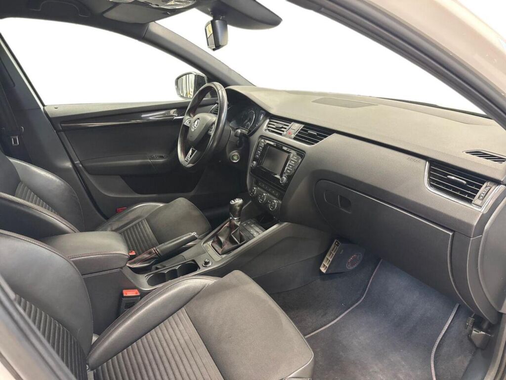 Skoda Octavia 2014 Valkoinen