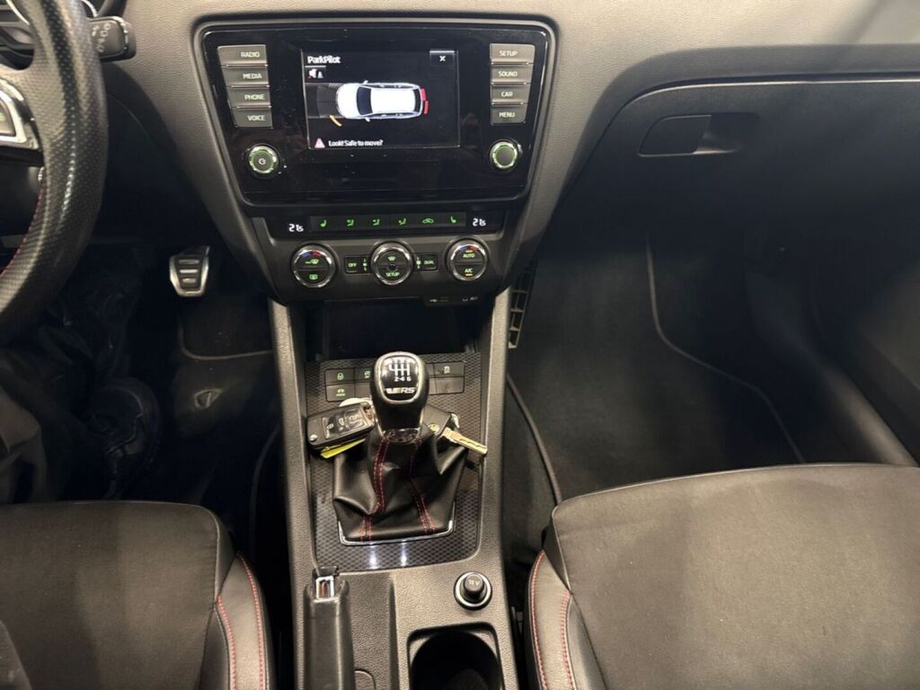 Skoda Octavia 2014 Valkoinen