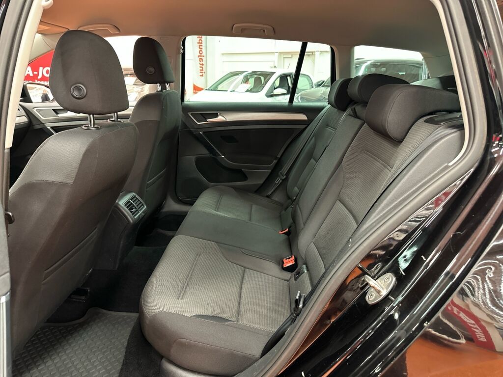 Volkswagen Golf 2014 Musta