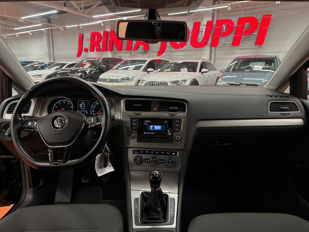 Volkswagen Golf 2014 Musta