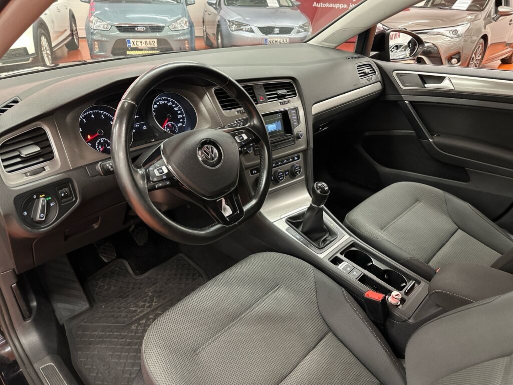 Volkswagen Golf 2014 Musta