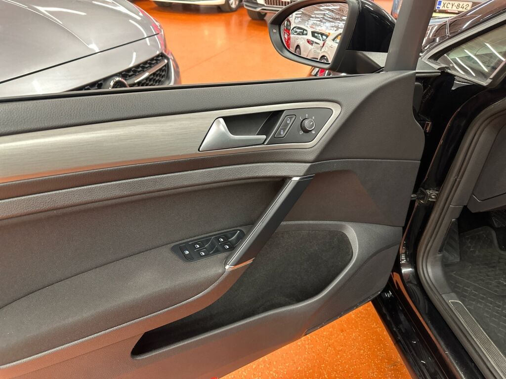 Volkswagen Golf 2014 Musta