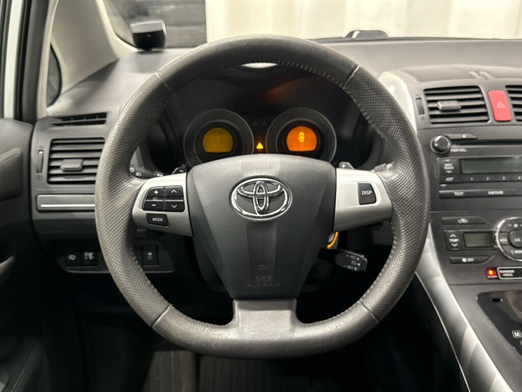 Toyota Auris 2011 Hopea