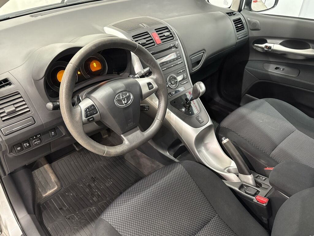Toyota Auris 2011 Hopea