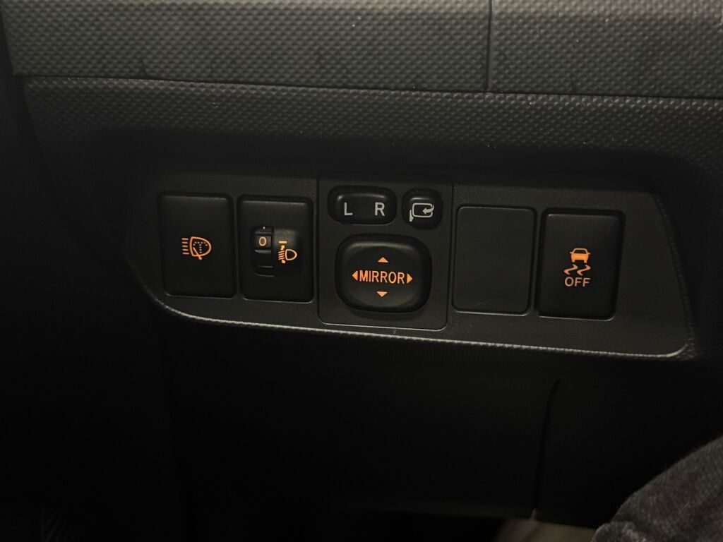 Toyota Auris 2011 Hopea