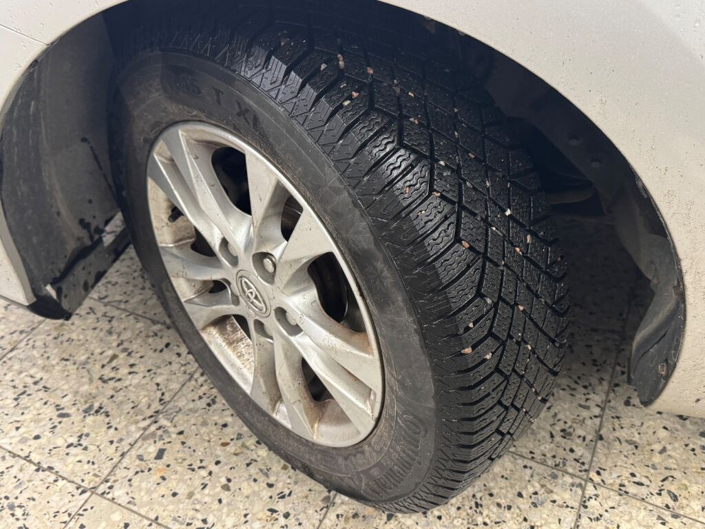 Toyota Auris 2011 Hopea