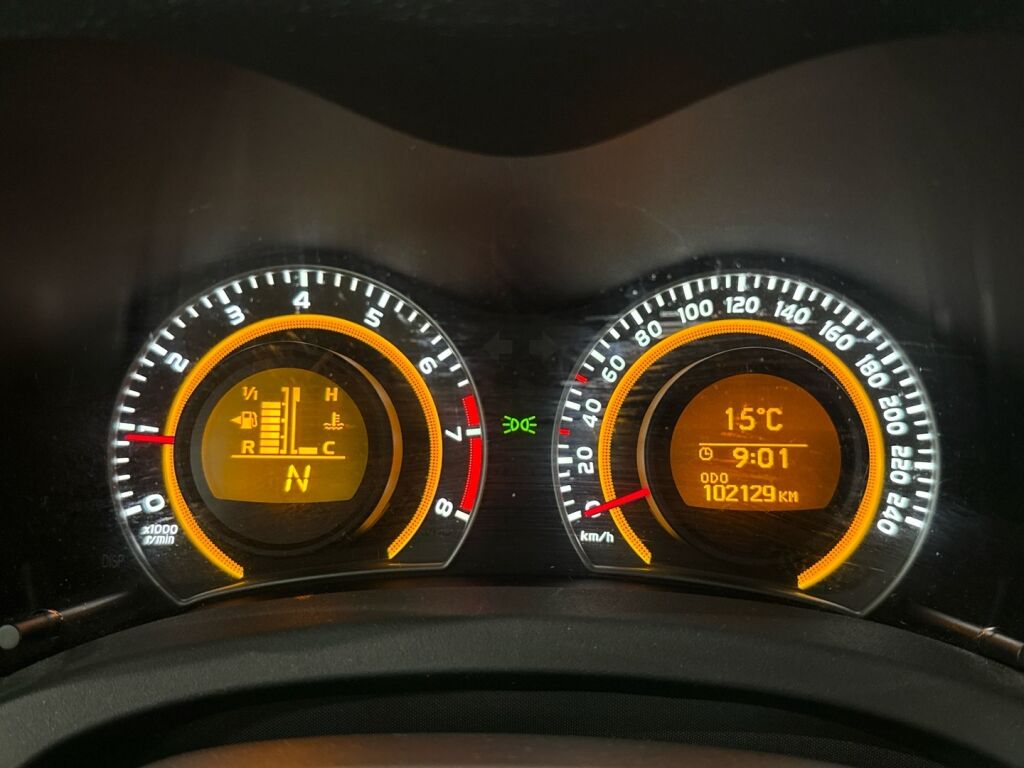 Toyota Auris 2011 Hopea